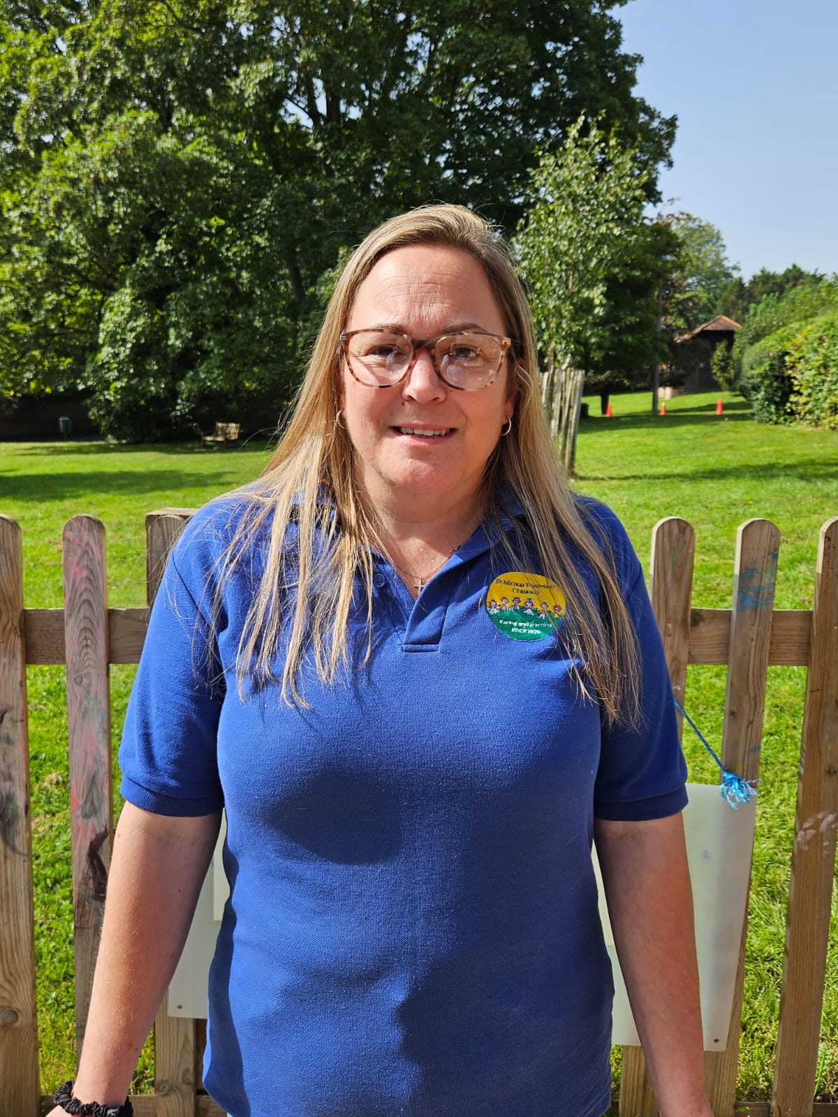 Vicky, Manager